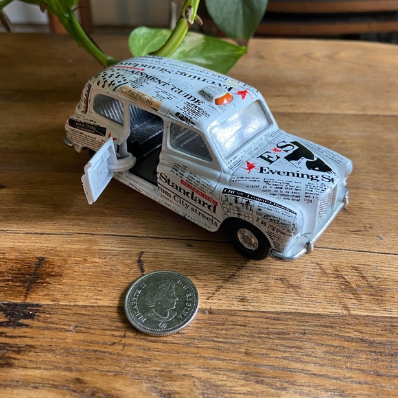 Corgi Diecast - Picture 2 of 3